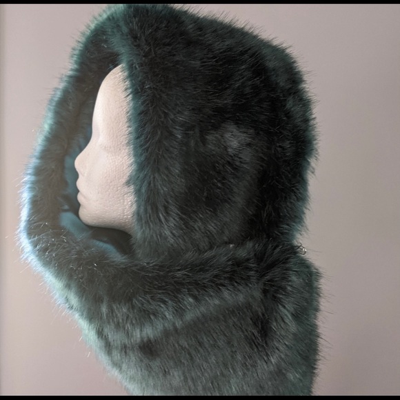 Faux Fur Scarf 🧣blue&green color - Picture 3 of 6